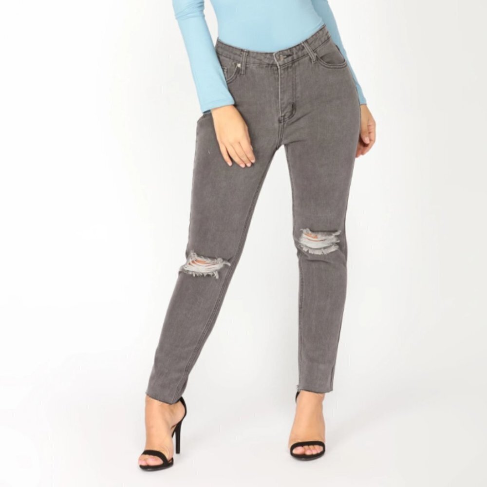 Fashion Nova Boyfriend Jeans in a Vintage Grey